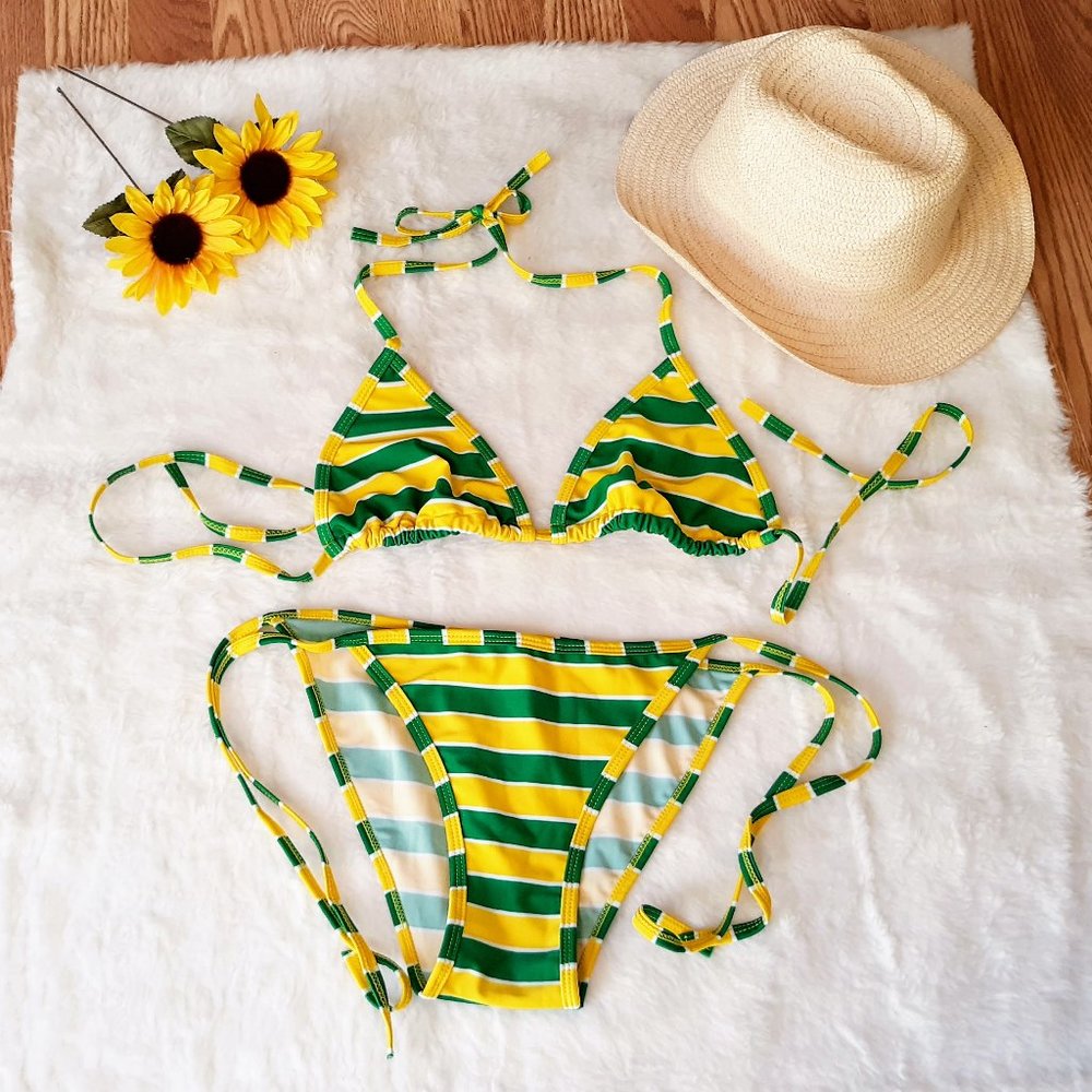 NWOT CLASSIC STRING BIKINI